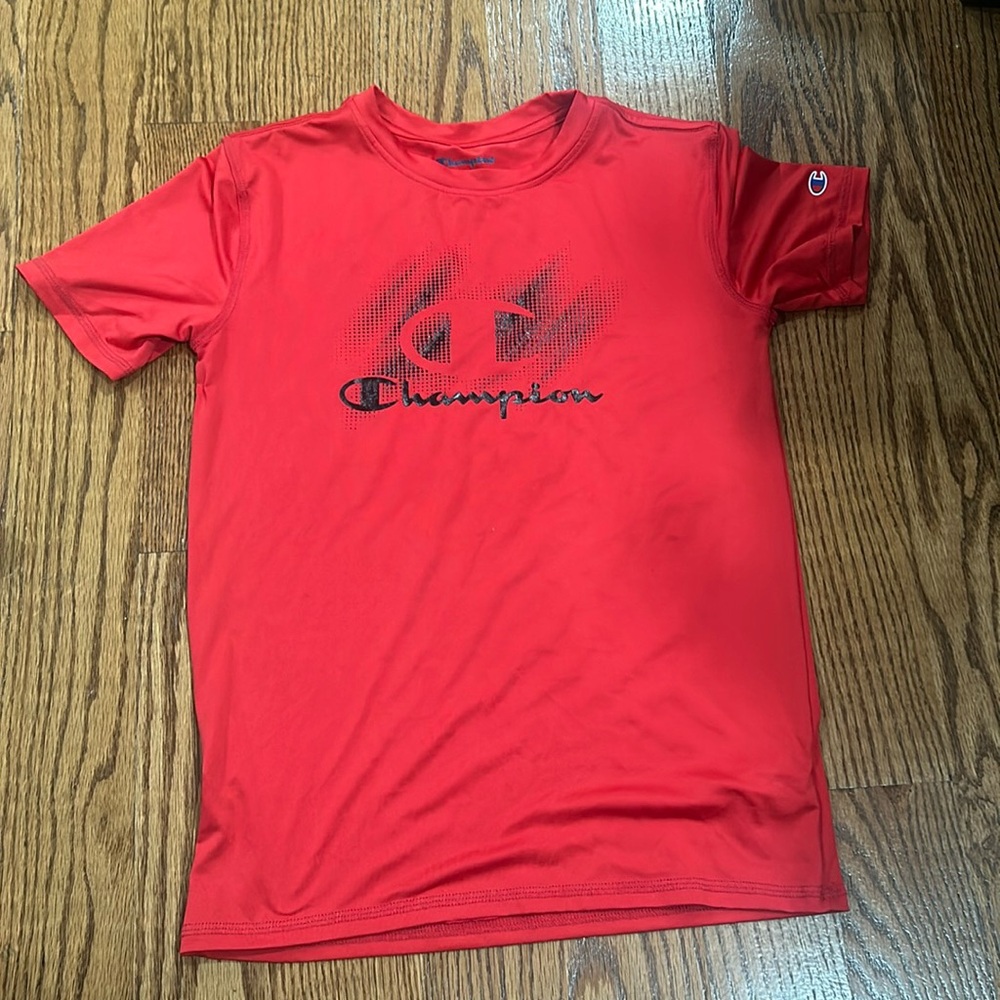 Champions t shirt size 8 kids good condition